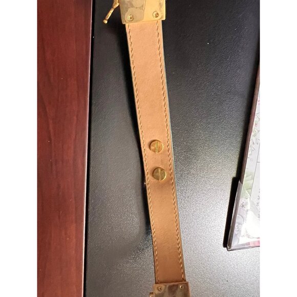 VINCE CAMUTO Green Snake Skin Bracelet with Gold Accents 7" - Picture 5 of 7